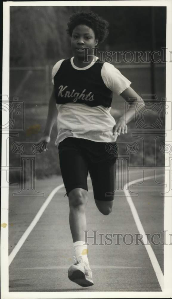 1990 Press Photo Sprinter Jackie Beal, Of Henninger. - Historic Images