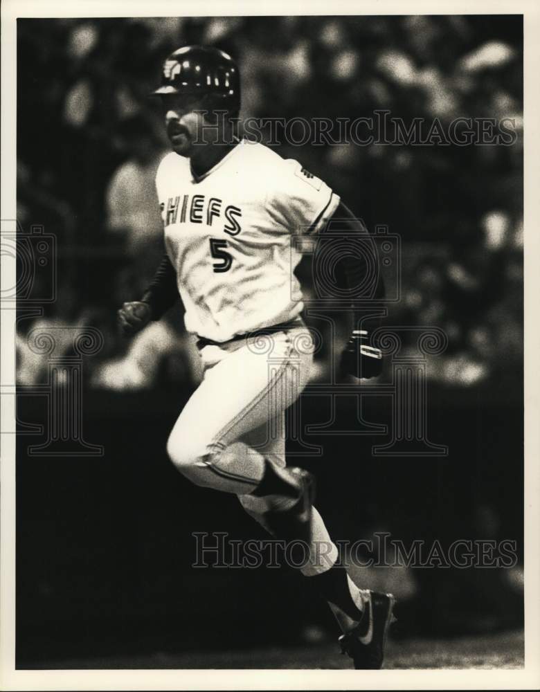 1989 Press Photo Syracuse Chiefs Baseball Player Ozzie Vitgil, MacArthur Stadium - Historic Images