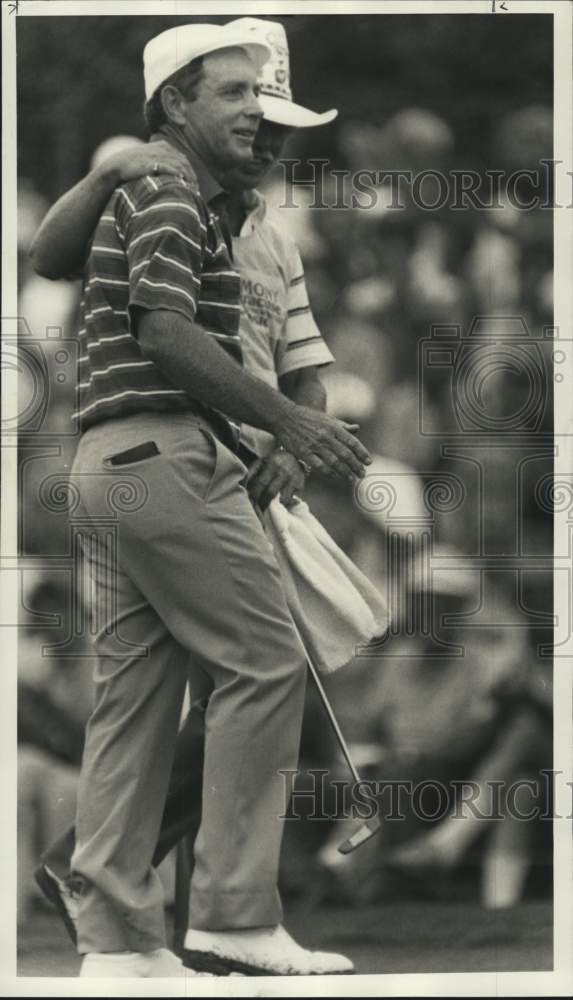 1986 Press Photo Golfer Bruce Crampton and Caddy at Lafayette Country Club - Historic Images