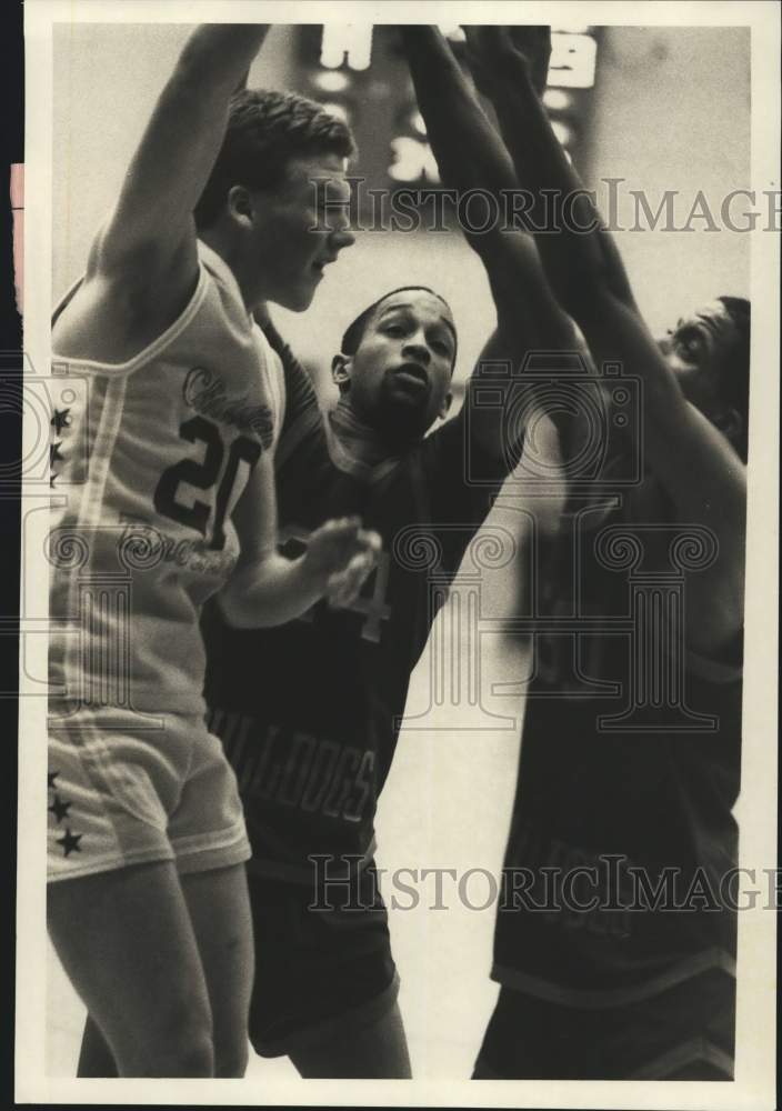 1986 Press Photo Nottingham High &amp; Christian Brothers Academy Play Basketball - Historic Images