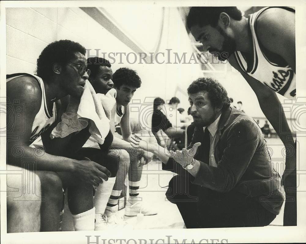 1986 Press Photo Cazenovia College Basketball Team with Marv Christopher- Historic Images