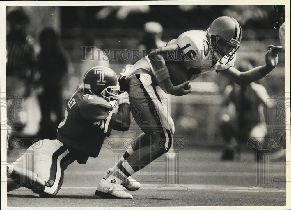 1989 Press Photo Football Players Gary Mobley and Todd Kasmer at Game - Historic Images