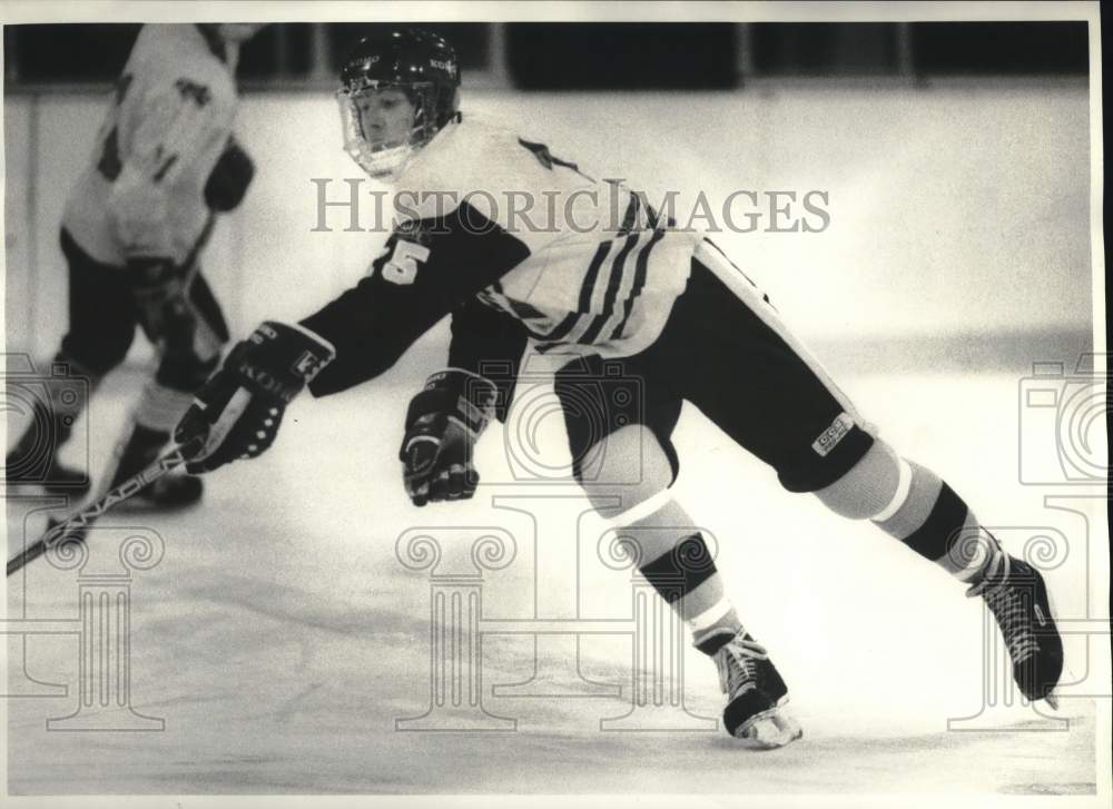 1987 Press Photo Skaneateles Lakers Hockey Player Jeff Torrey - Historic Images