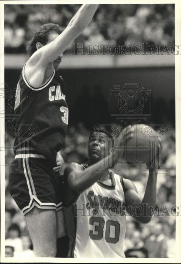 1990 Press Photo Billy Owens in Syracuse University and Canisius Basketball Game - Historic Images