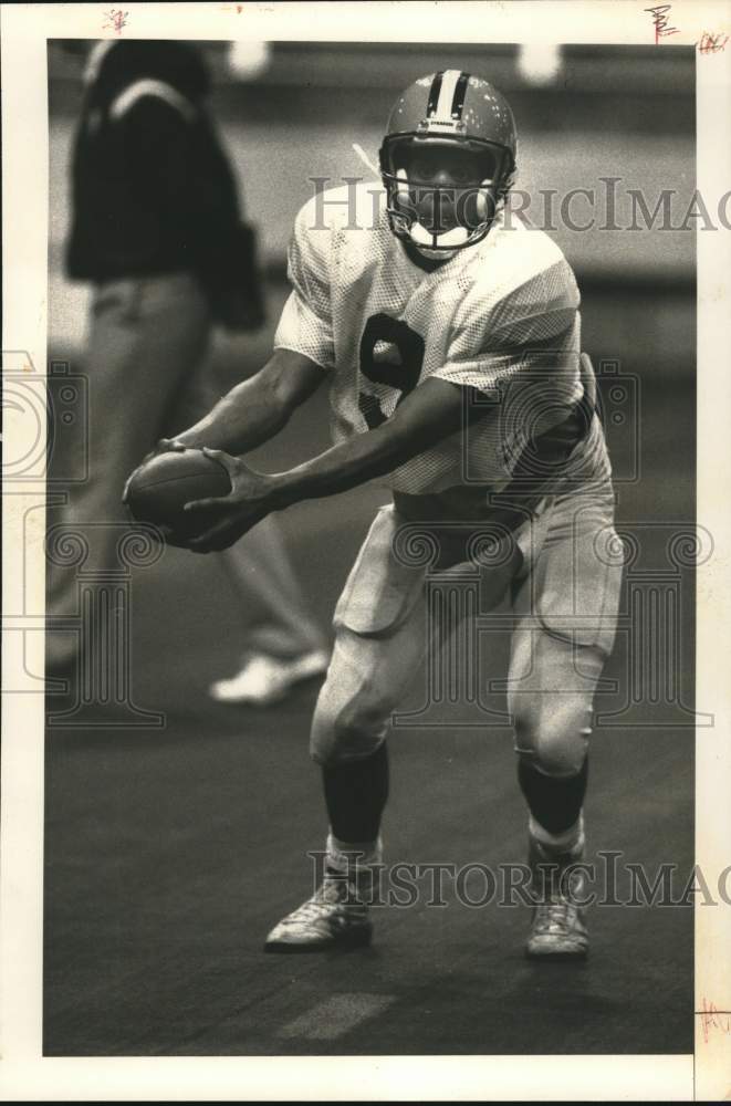 1989 Press Photo Wendal Lowrey, Syracuse University Football Quarterback - Historic Images