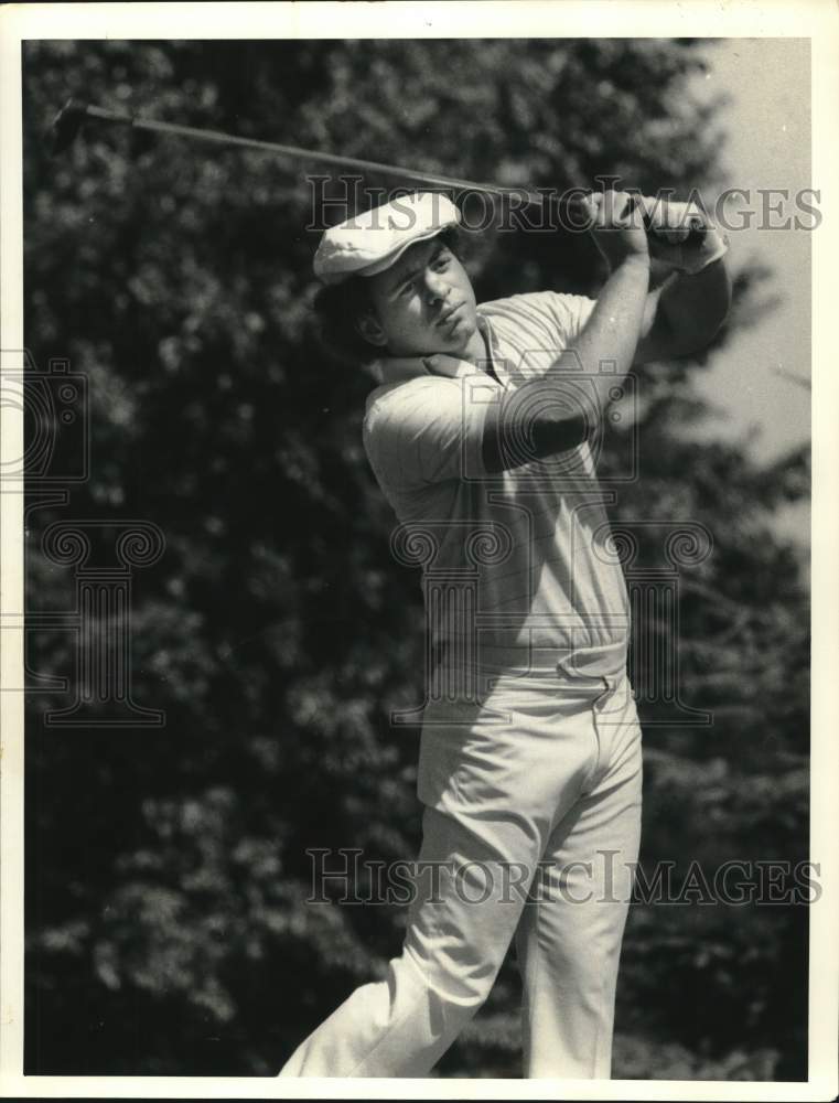 1985 Press Photo Dan Wilkinson driving on 10th hole at Westvale Golf C ...