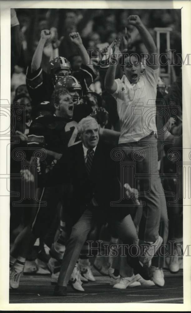 1987 Press Photo Syracuse University football Dick MacPherson celebrates- Historic Images