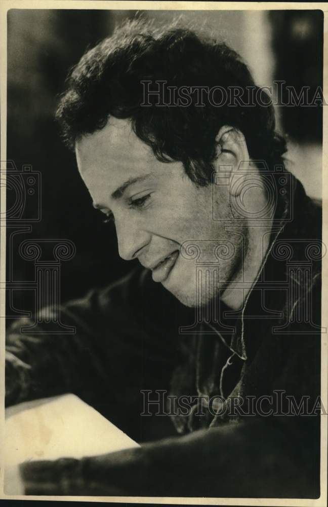 1984 Press Photo Tennis Player John McEnroe at Sipbley&#39;s - Historic Images