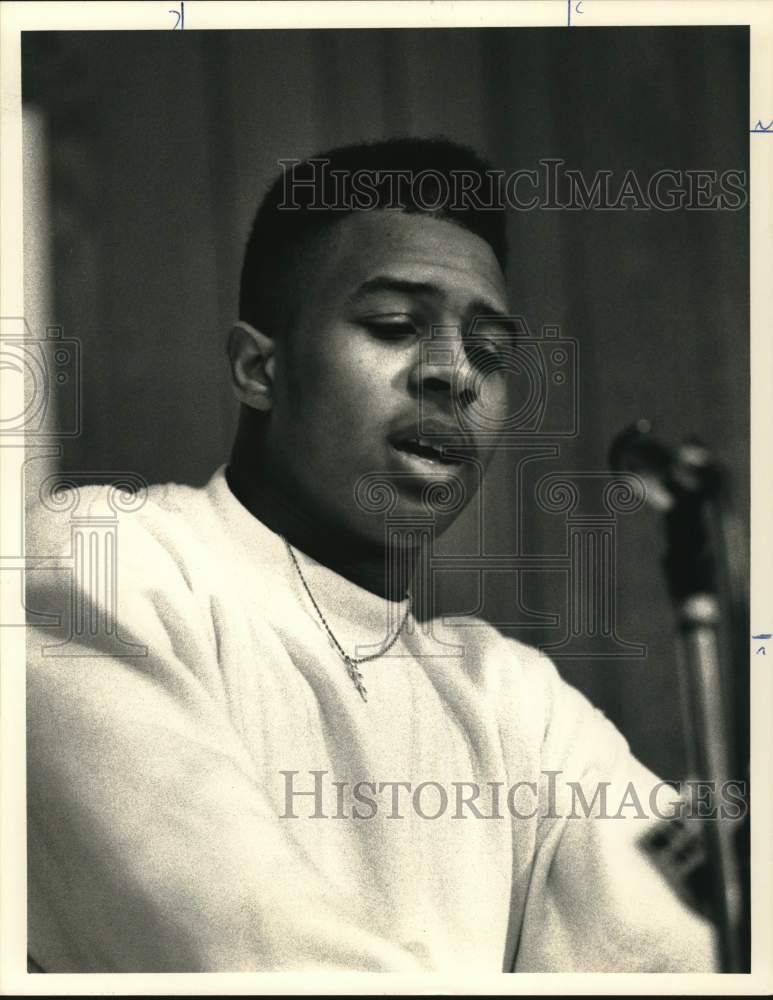 1989 Press Photo Football Player Dorsey Levens of Nottingham High School- Historic Images