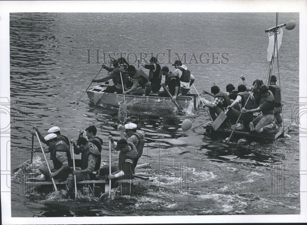 1980 Press Photo Groups paddle during Hudson River Celebration race, Troy - Historic Images