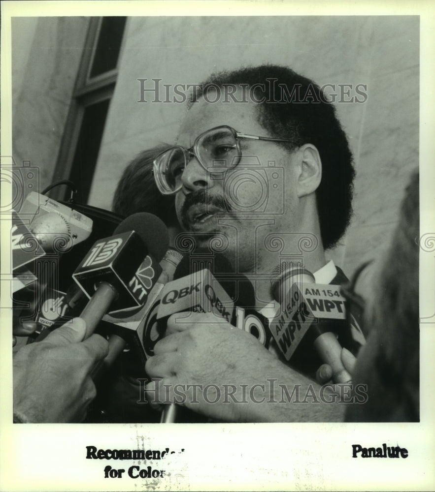1992 Attorney George Yanthis speaks to press in Albany, New York - Historic Images
