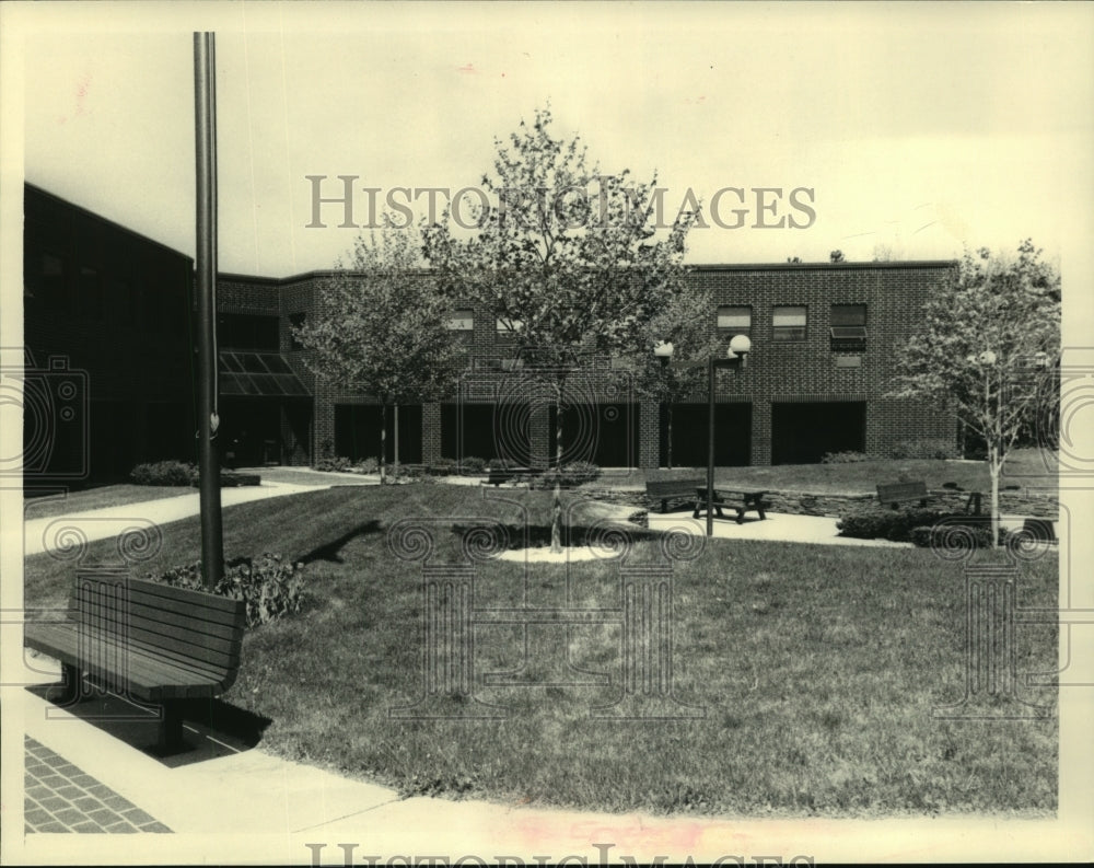 1986 Building 2, Winners Circle office park on Wolf Road, Albany, NY - Historic Images