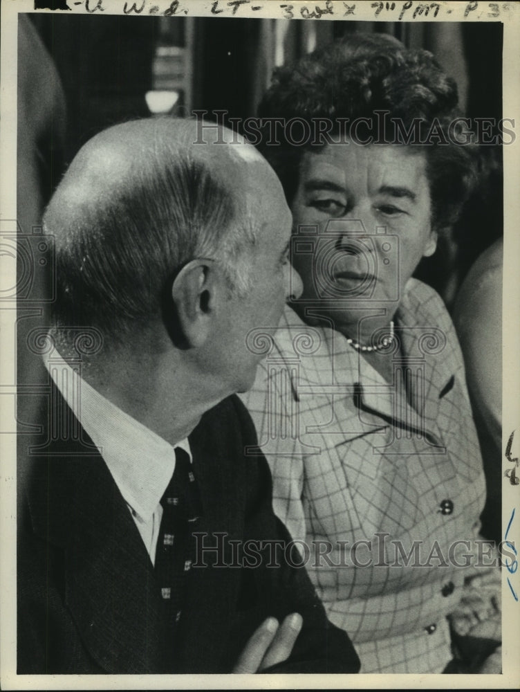 1974 Press Photo Louis Letcowitz with Mrs. Malcolm Wilson - tua02893-Historic Images