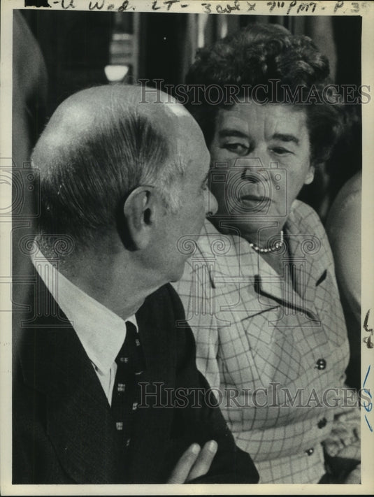 1974 Press Photo Louis Letcowitz with Mrs. Malcolm Wilson - tua02893-Historic Images