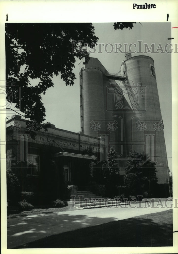 1992 Press Photo Glens Falls, New York Portland Cement facility - tua03017 - Historic Images