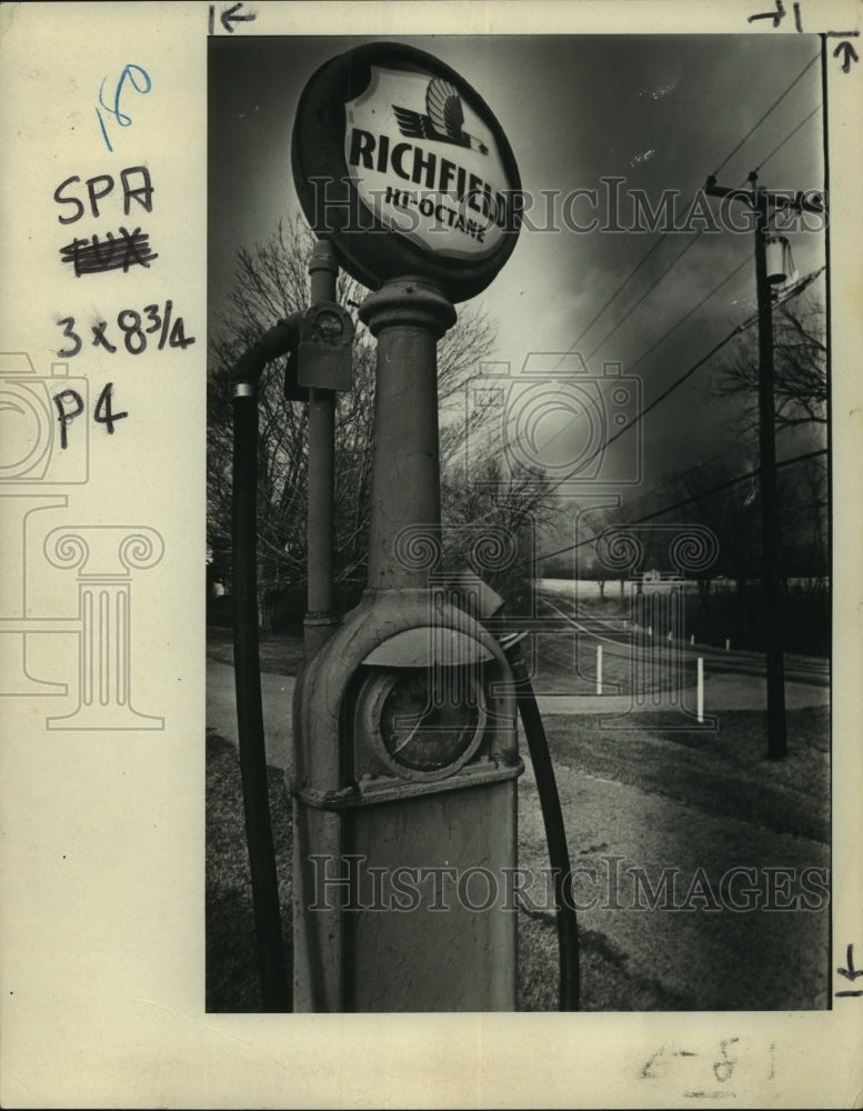 1973 Press Photo Richfield gasoline globe - tua03204 - Historic Images