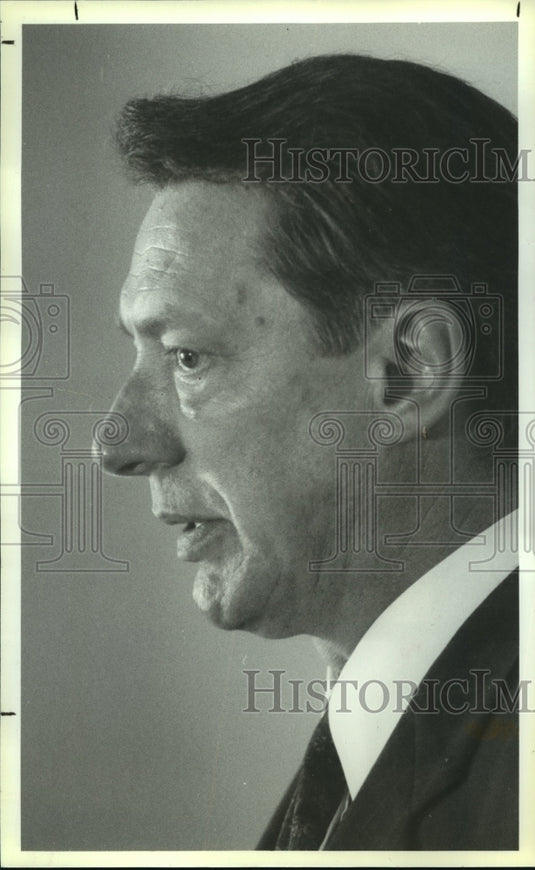 1992 Press Photo General Electric executive David C. Genever-Watling, New York - Historic Images