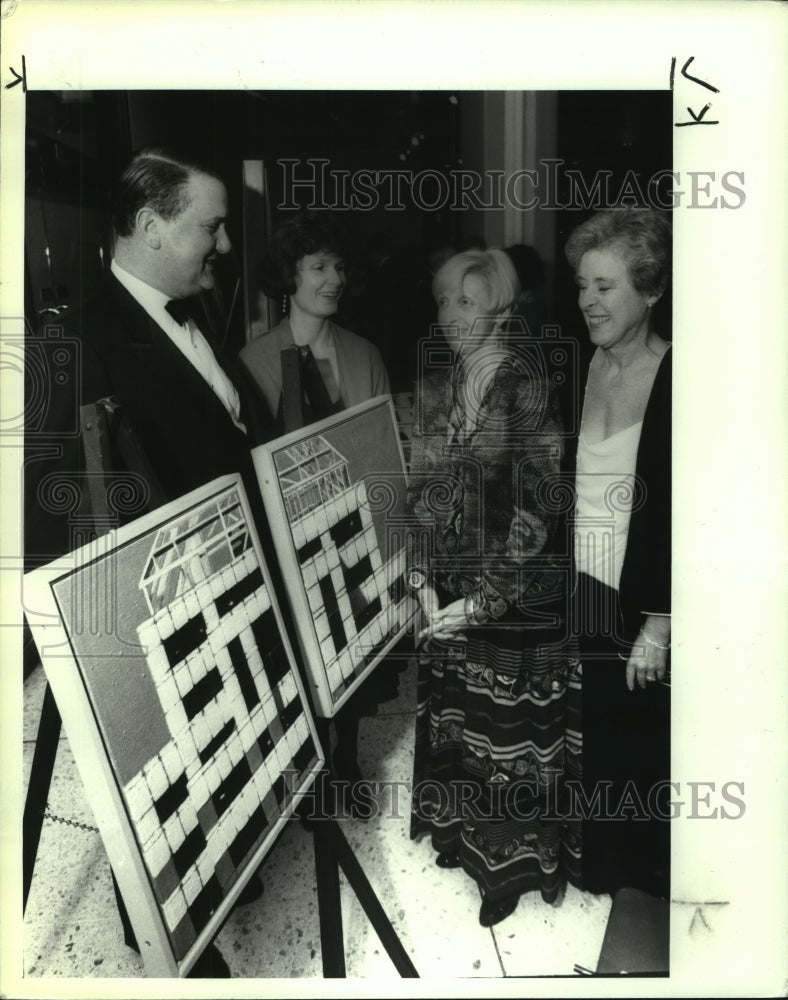 1991 Press Photo AIHA Social event attendees - tua03454 - Historic Images