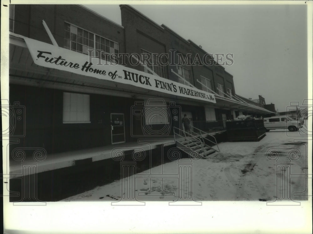 1995 Press Photo Huck Finns Warehouse in Albany, New York - tua03629 - Historic Images