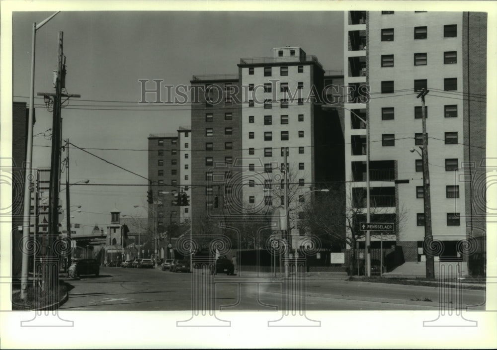 1994 Press Photo Apartment building along Green Street in Albany, New York - Historic Images