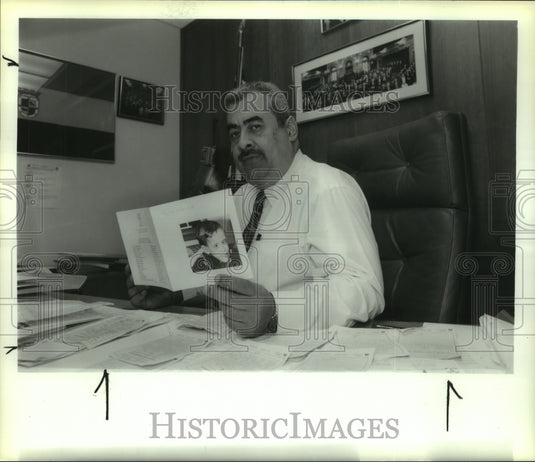 1996 Press Photo New York State Senator Efrain Gonzalez with photo of son - Historic Images