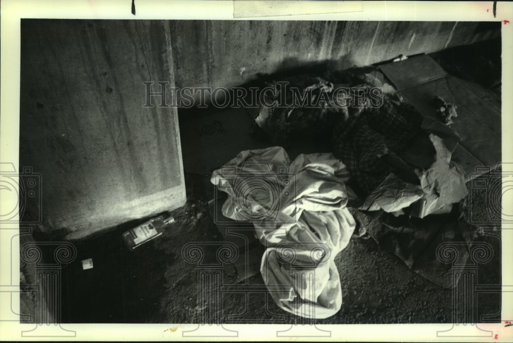 1988 Press Photo Homeless sleeping area found in Albany, NY City Parking Garage - Historic Images