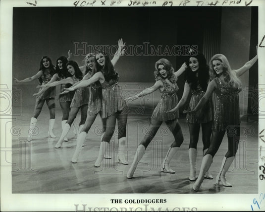 Press Photo Promotional photo of entertainment troupe "The Golddiggers" - Historic Images