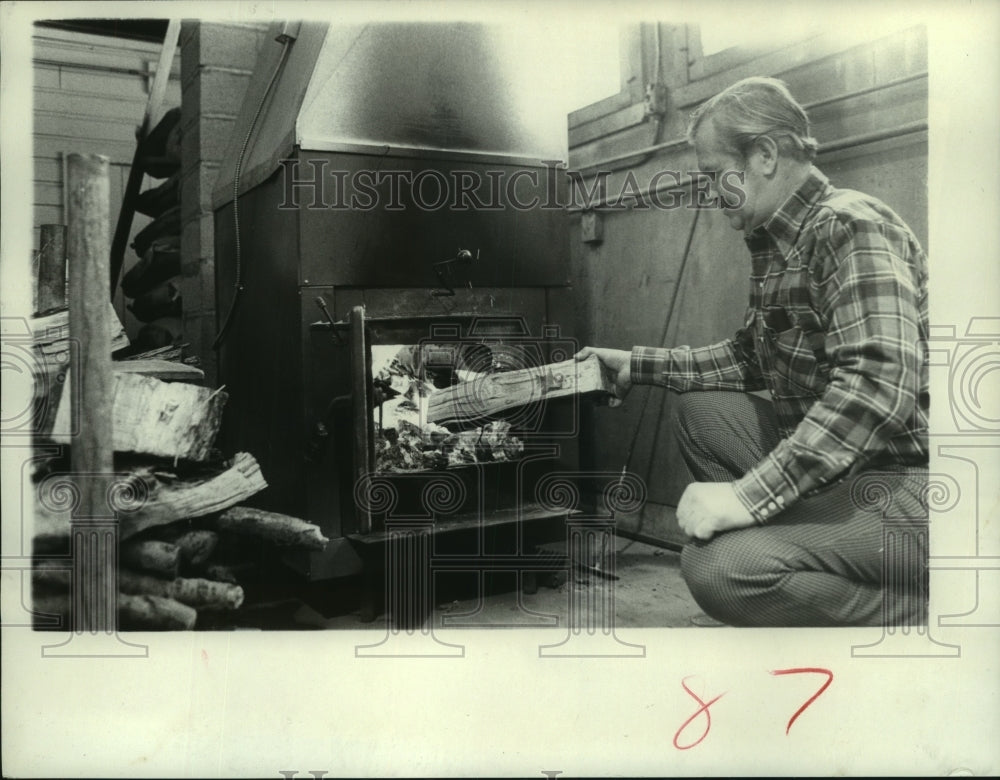 1982 Press Photo Niskayuna, New York Highway Supervisor in the town garage - Historic Images