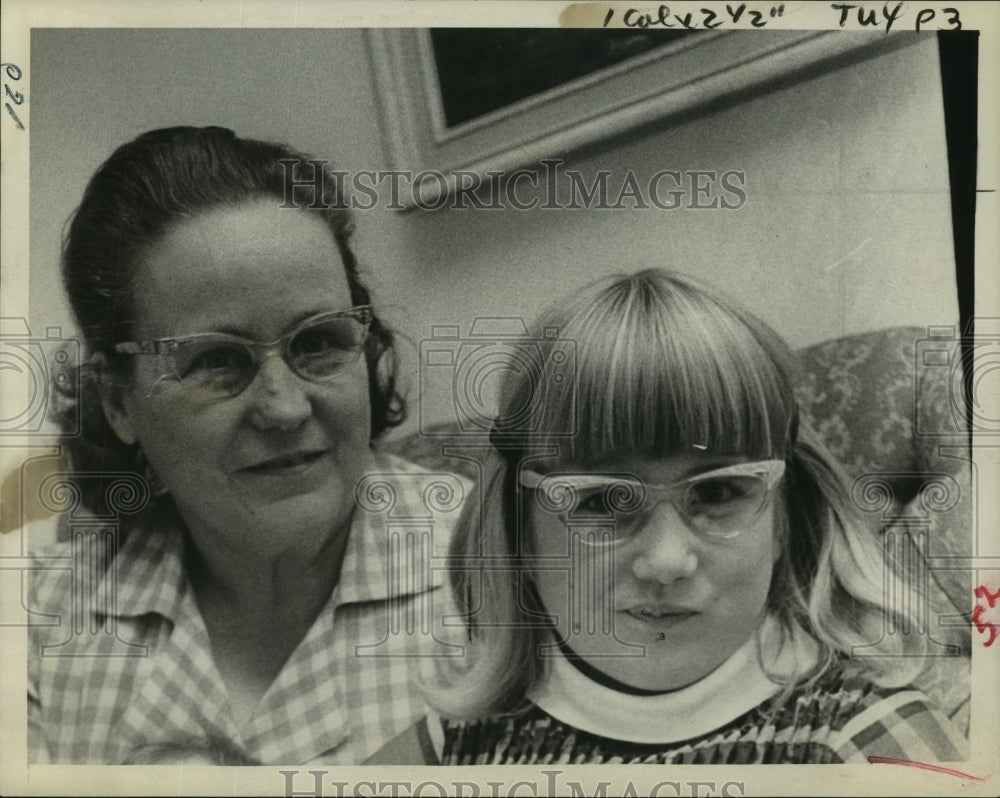 1969 Press Photo Mrs. Joseph Zepf with Kathy Zepf in New York - tua04272-Historic Images