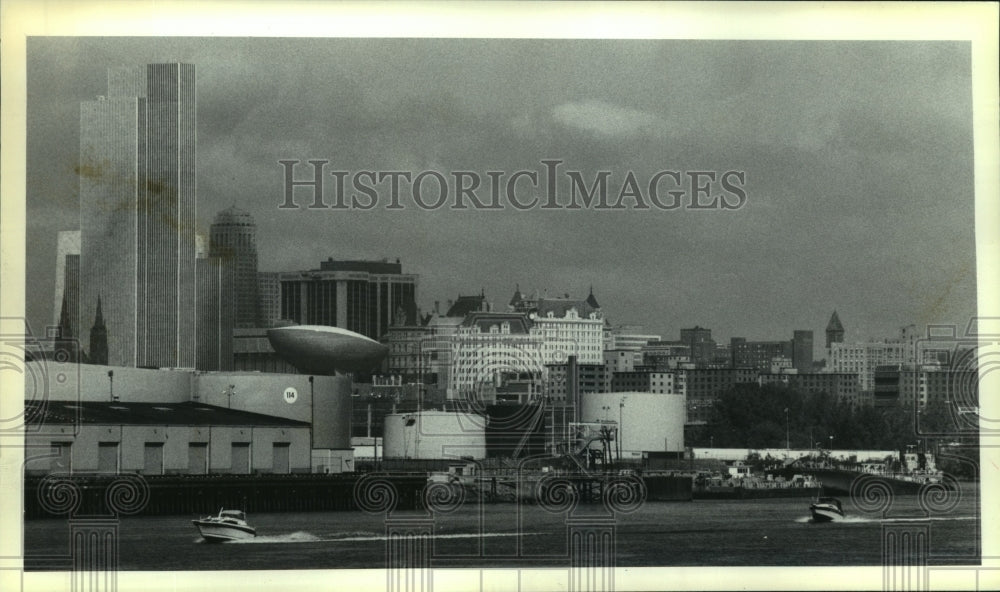 1987 Press Photo Boats passing Albany, New York on the Hudson River - tua04308 - Historic Images