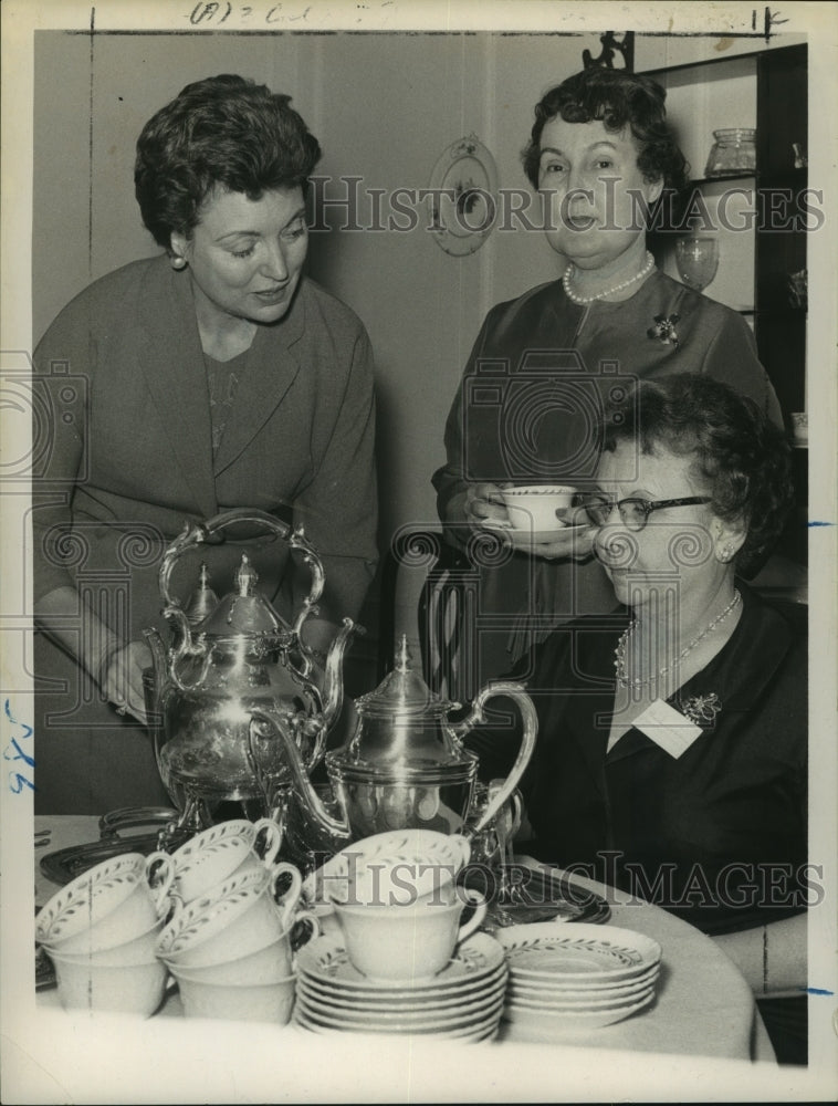 1963 Press Photo Albany, New York President Legislative Women&#39;s Club members-Historic Images