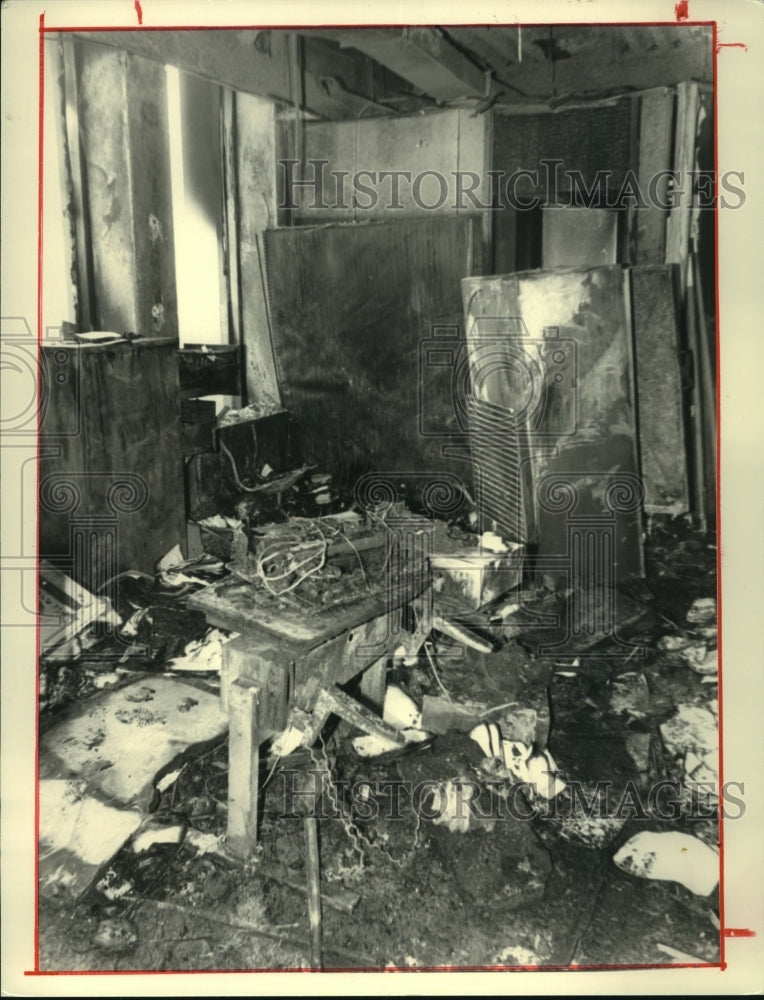 1986 Press Photo Fire damage at South Mall Agency Building, Albany, New York - Historic Images