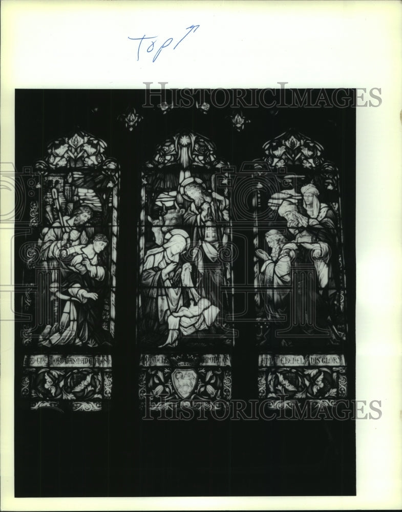 1995 Press Photo Grotto Chapel stained glass in Albany, NY apartment building - Historic Images