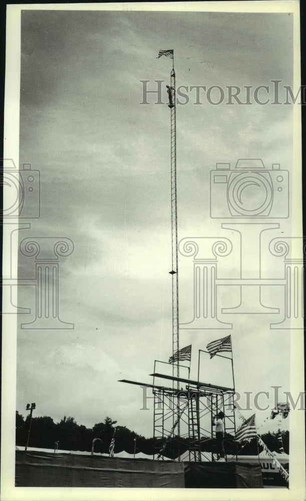 Press Photo High Divers at the Saratoga County Fair, Ballston Spa, New York - Historic Images