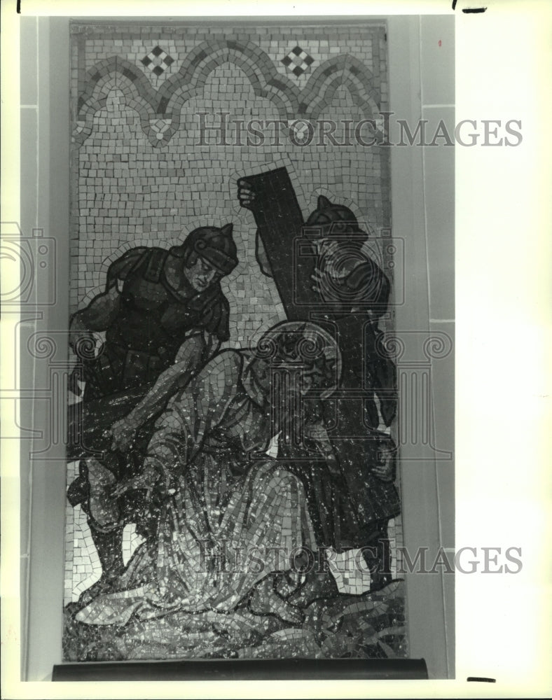 1995 Press Photo Mosaic in Grotto Chapel at Albany, New York apartment building - Historic Images