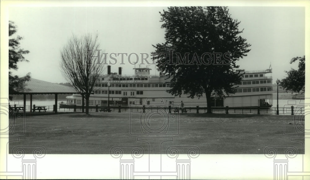 1994 Press Photo Riverboat casino - tua04848 - Historic Images