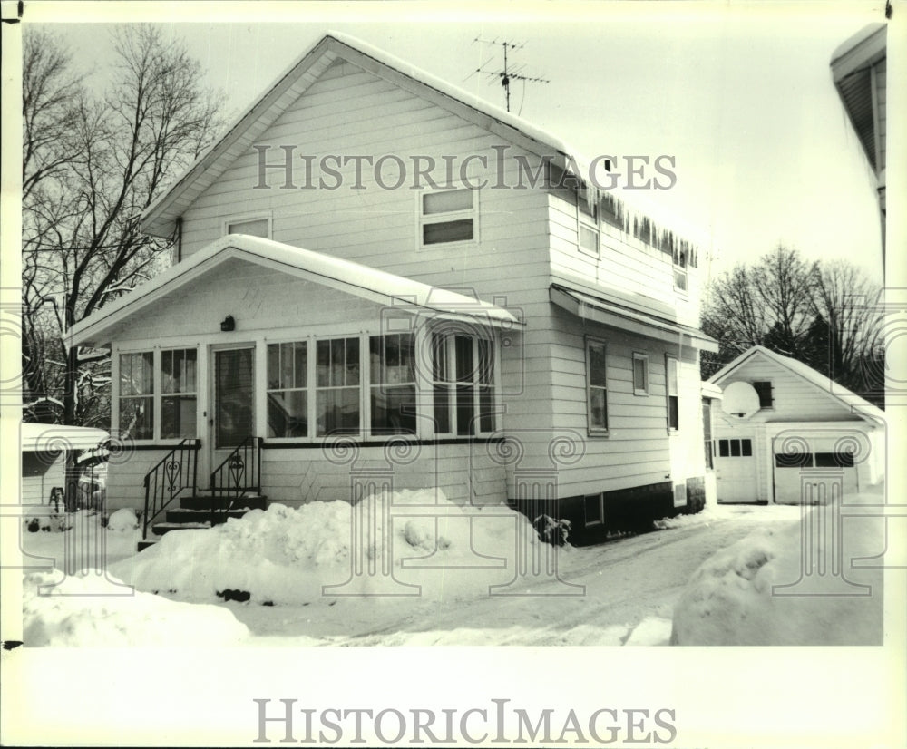 1993 Press Photo Home on Commerce Street in Scotia, New York - tua04904 - Historic Images