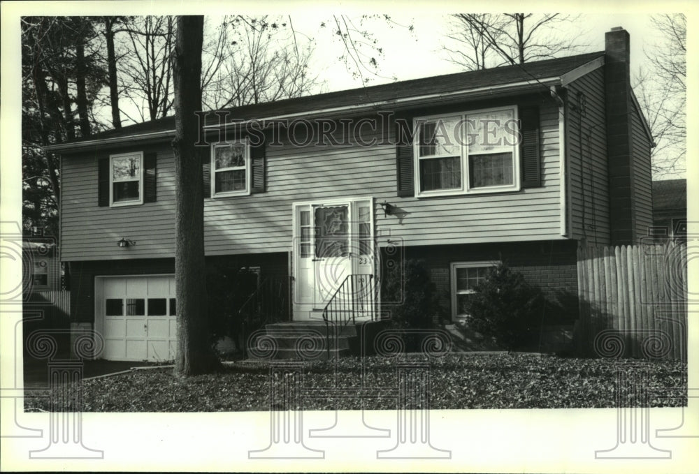1992 Press Photo House at 231 Hillcrest Avenue for sale, Real Estate Schenectady - Historic Images