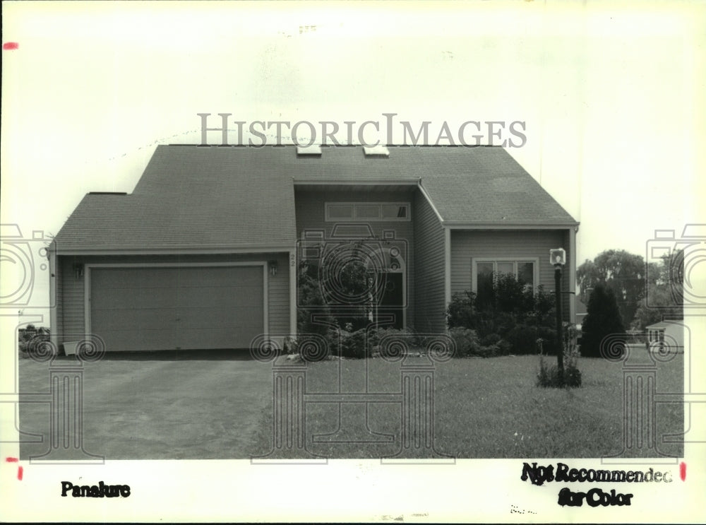 1992 Press Photo 22 Morgan Way Colonie, house for sale - tua04938 - Historic Images