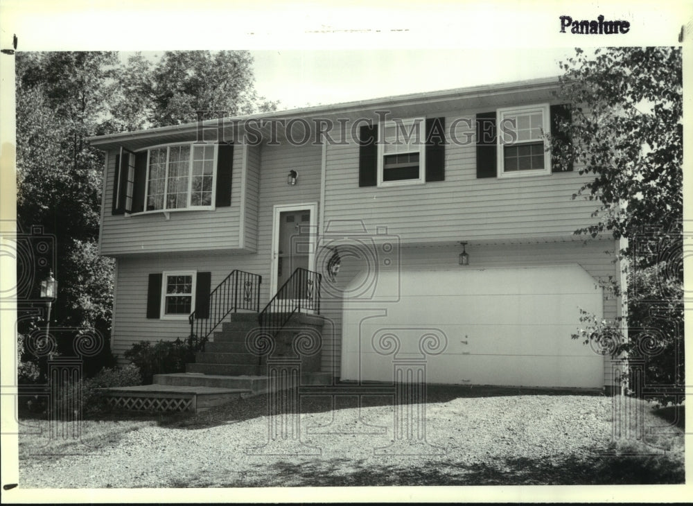 1992 Press Photo 1 Oakhurst Drive, Glenville, house for sale - tua04956 - Historic Images