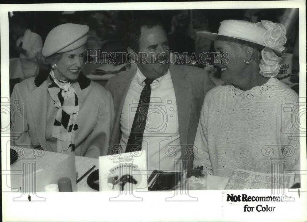 1992 Press Photo Mary Lou Whitney, Vance Bryant, & Jane Aman, Saratoga, NY event - Historic Images