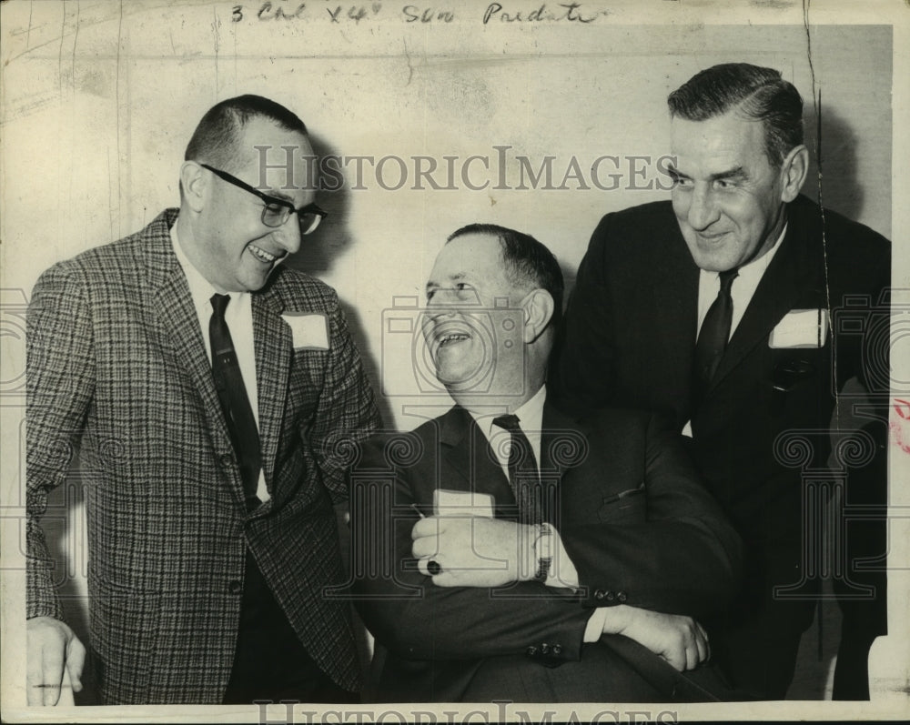 1966 Press Photo New York Agriculture Commissioner with New York cattlemen-Historic Images