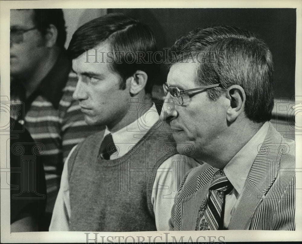 1982 Press Photo Carl Gray Council executive direction Frederick Whitney - Historic Images