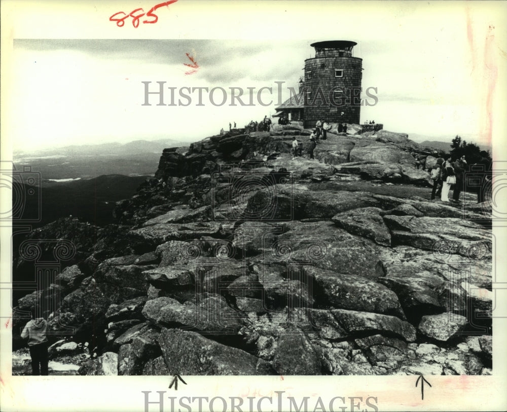 1983 Press Photo Visitor center silo at peak of Whiteface Mountain in New York - Historic Images