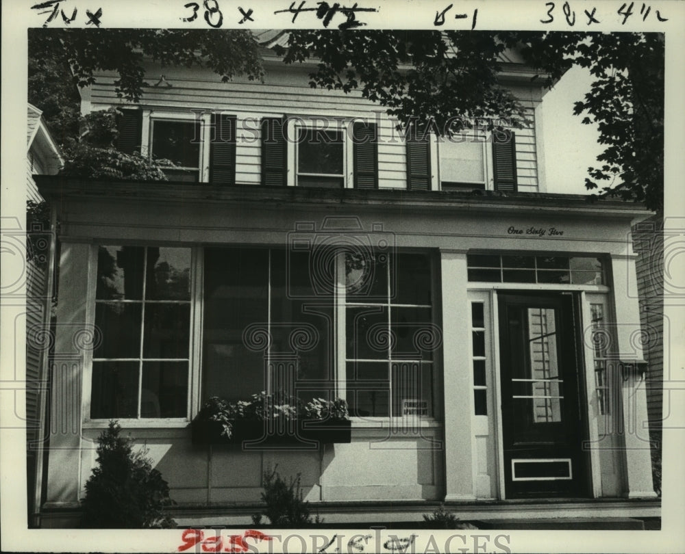 1974 Press Photo Home on Caroline Street in Saratoga Springs, New York-Historic Images