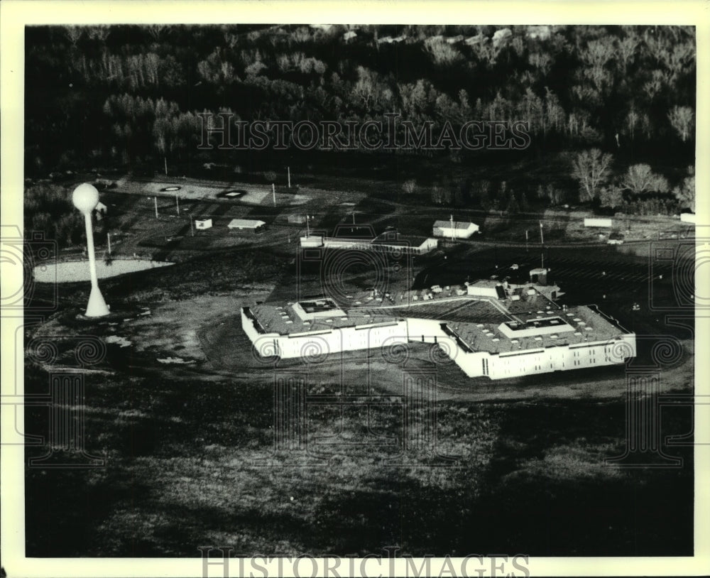 1987 Press Photo Aerial view of Saratoga County Jail in Milton, New York - Historic Images