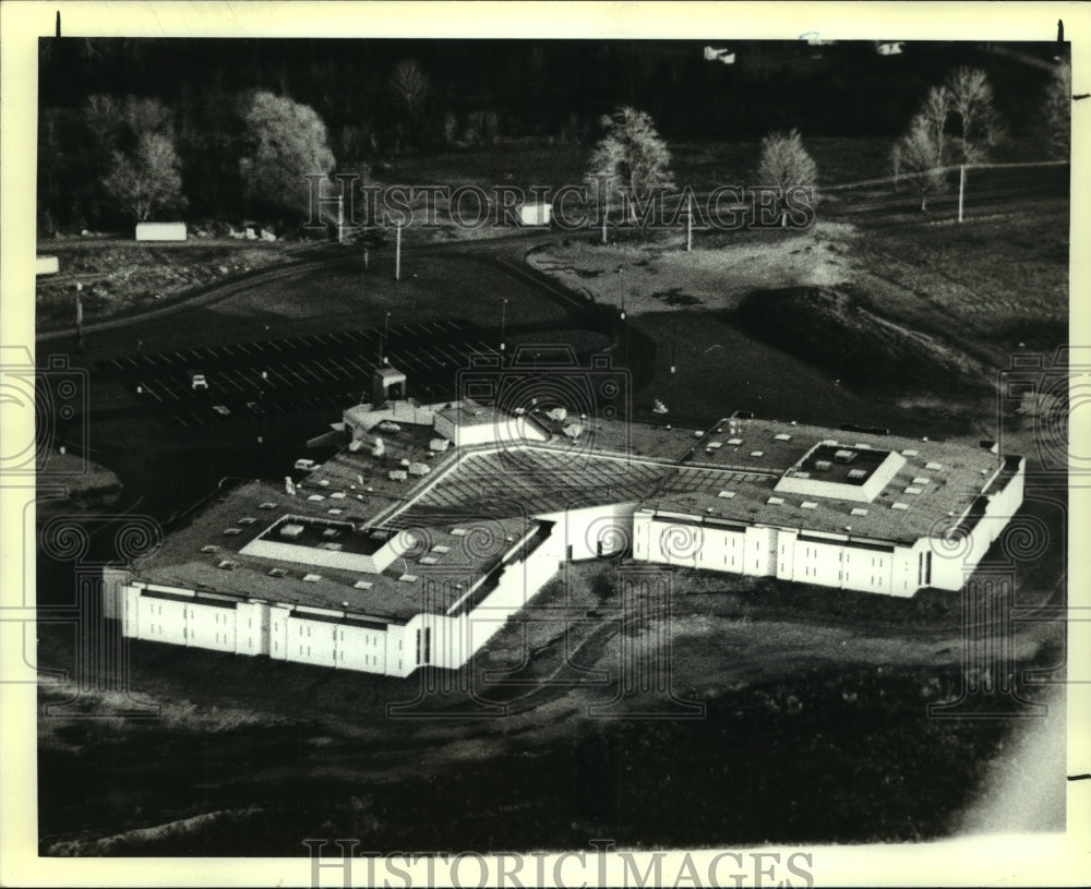 1987 Press Photo Aerial view of Saratoga County Jail in Milton, New York - Historic Images