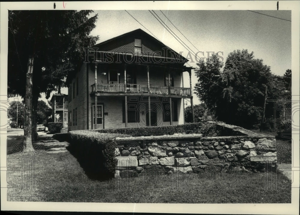 1990 Press Photo House at 30 Beekman Street, Saratoga Springs - tua05758 - Historic Images