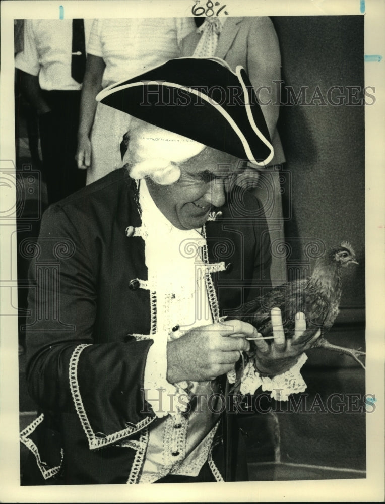 1986 Albany, New York Mayor Thomas Whalen in period dress - Historic Images