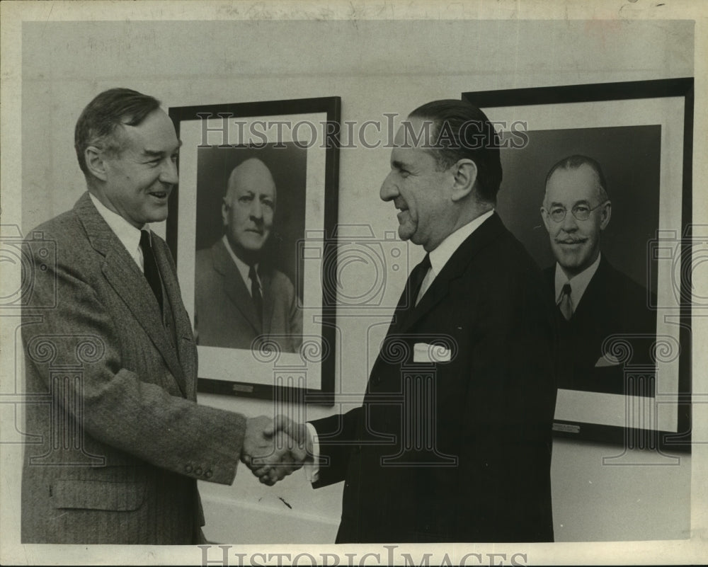 1966 Press Photo Thomas B. Wheeler &amp; Anthony Rodney shake hands in New York-Historic Images
